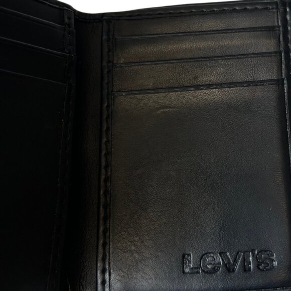Levi’s Black Trifold Wallet – Classic & Durable - Picture 3 of 3